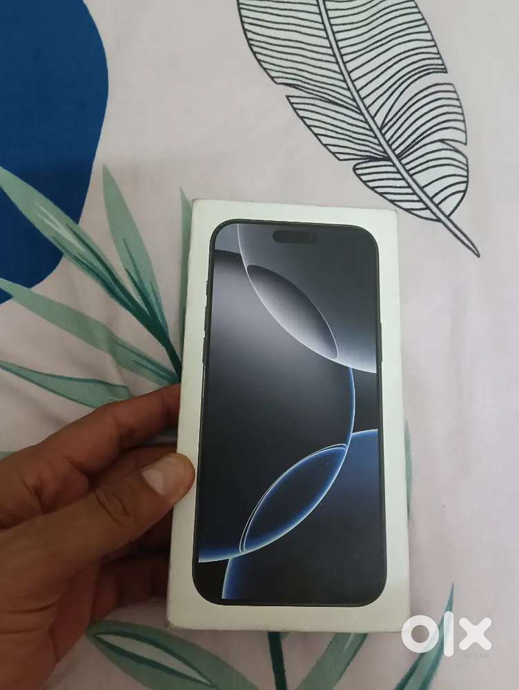 Brand new 2 Seal pack Iphone Black and Gold 16 pro max 256GB