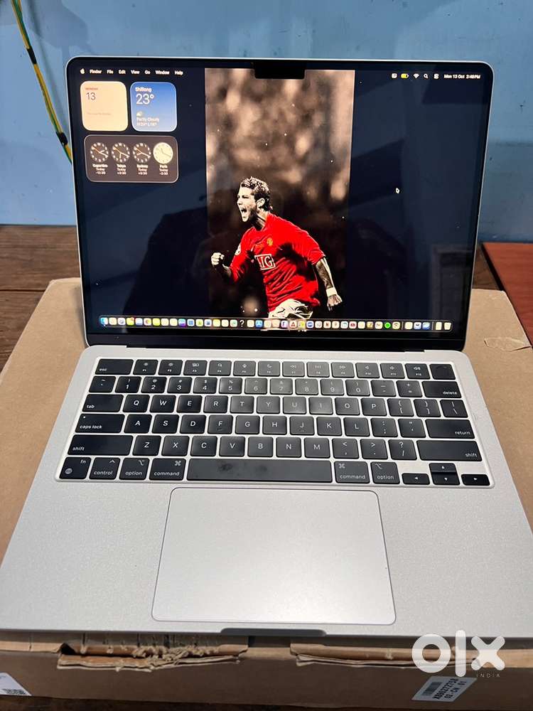 Macbook Air M3 8GB RAM 512 SSD
