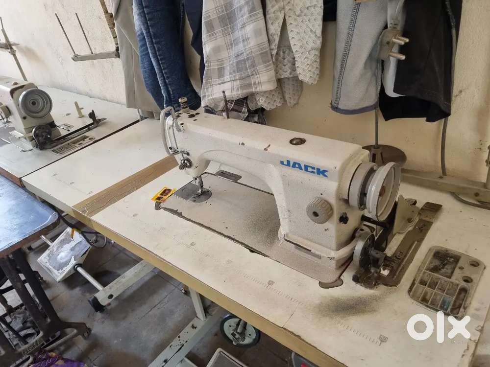 Sewing machine for sale