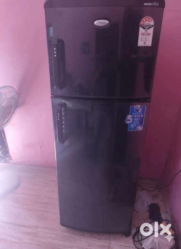 Whirlpool double door fridge