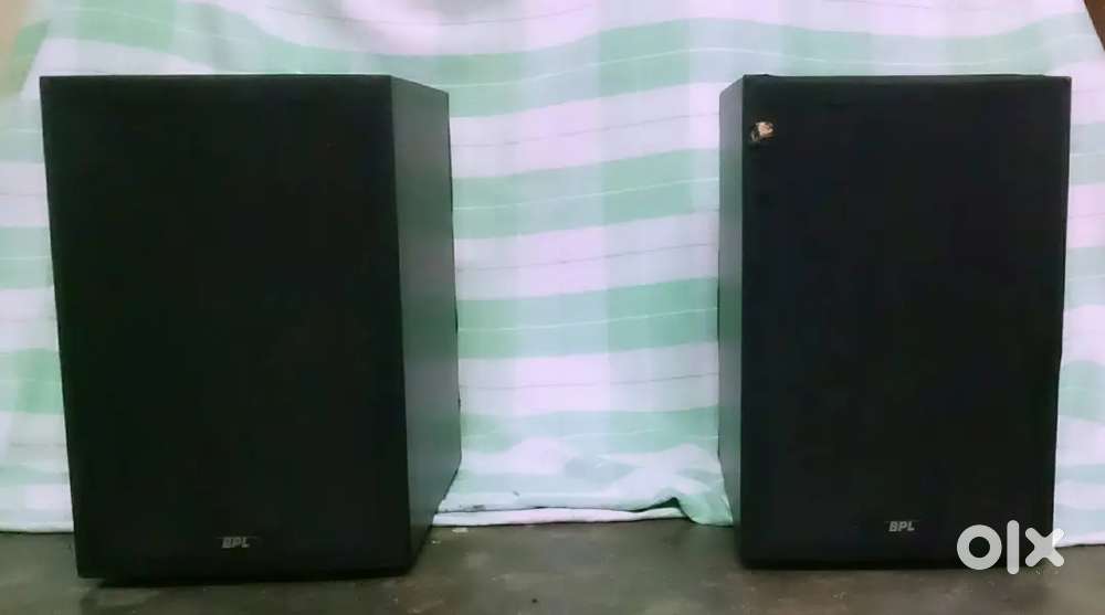 Speaker boxes