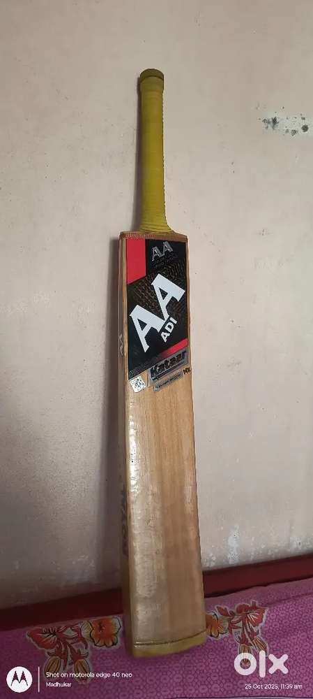 AA katar edition bat ... Almost new condition bat sale at 4600