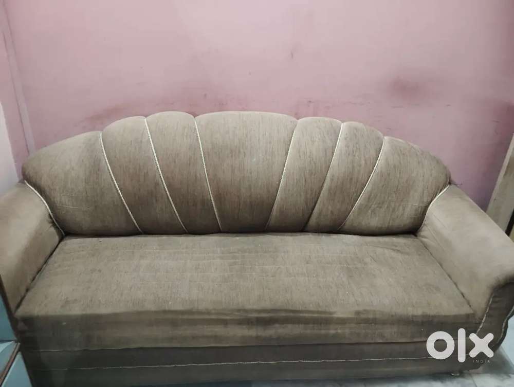 I want to sell my sofa, sofa is in very good conditions do contact me