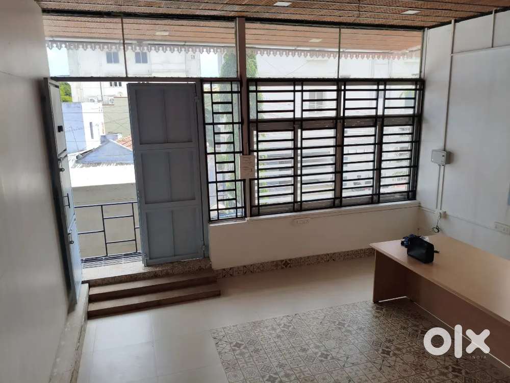 OFFICE Rent 10,000