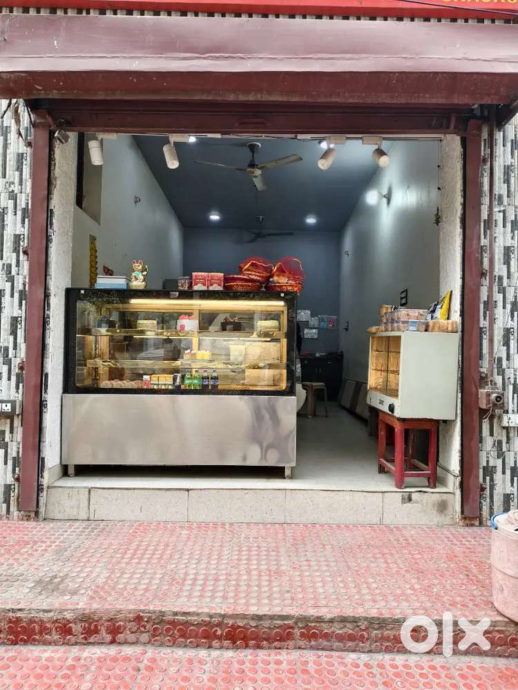 Shop for rent in vibhav khand 12ftby18ft