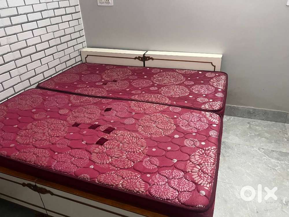 Amore Spring mattress (with some damage)