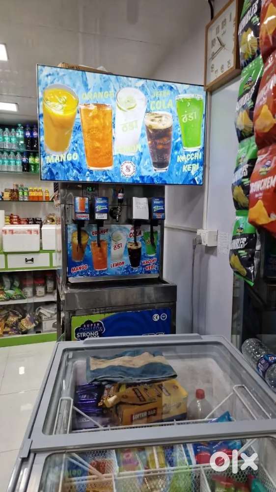 Soda machine 4 Flavour (just like brand new )