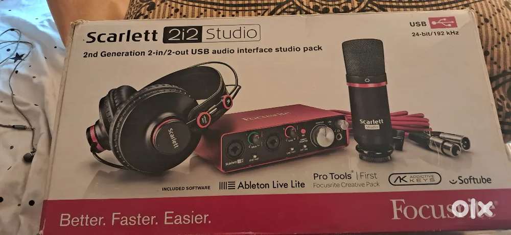 Scarlett 2i2 studio musicals instrument