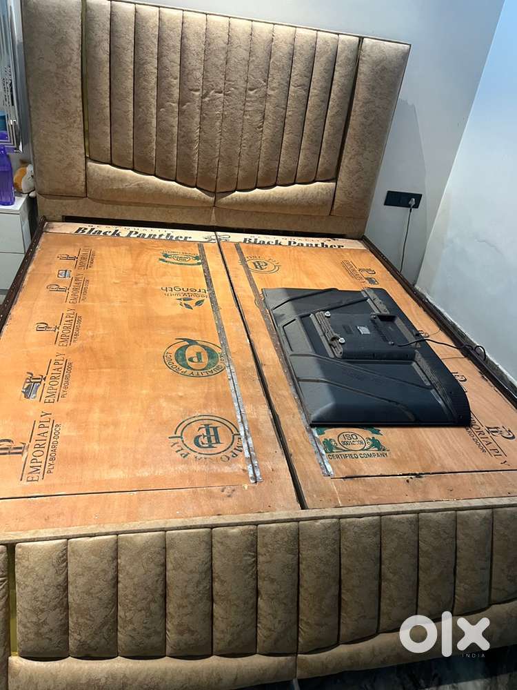 Comfortable double bed