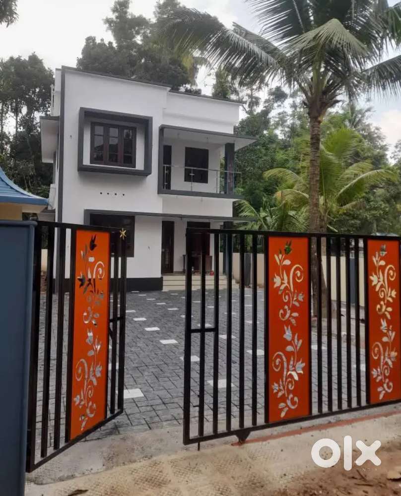 പൊന്നാംവെളിയ്ക്ക് സമീപം 4 bhk 1200sqft House 55 Lakh
