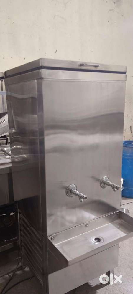 Restaurant equipments water cooler chiler burners hood chillers tables