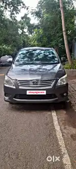 Toyota Innova 2.5 V 7 STR, 2012, Diesel