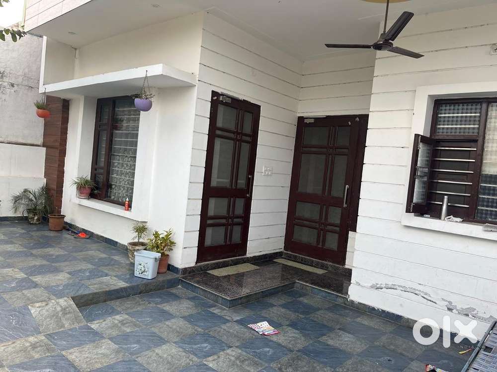 House in village Isherpur Kothe near Pandori For personal residence