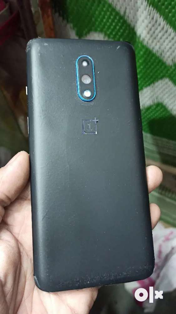 OnePlus 7 6/128 back crack with charger