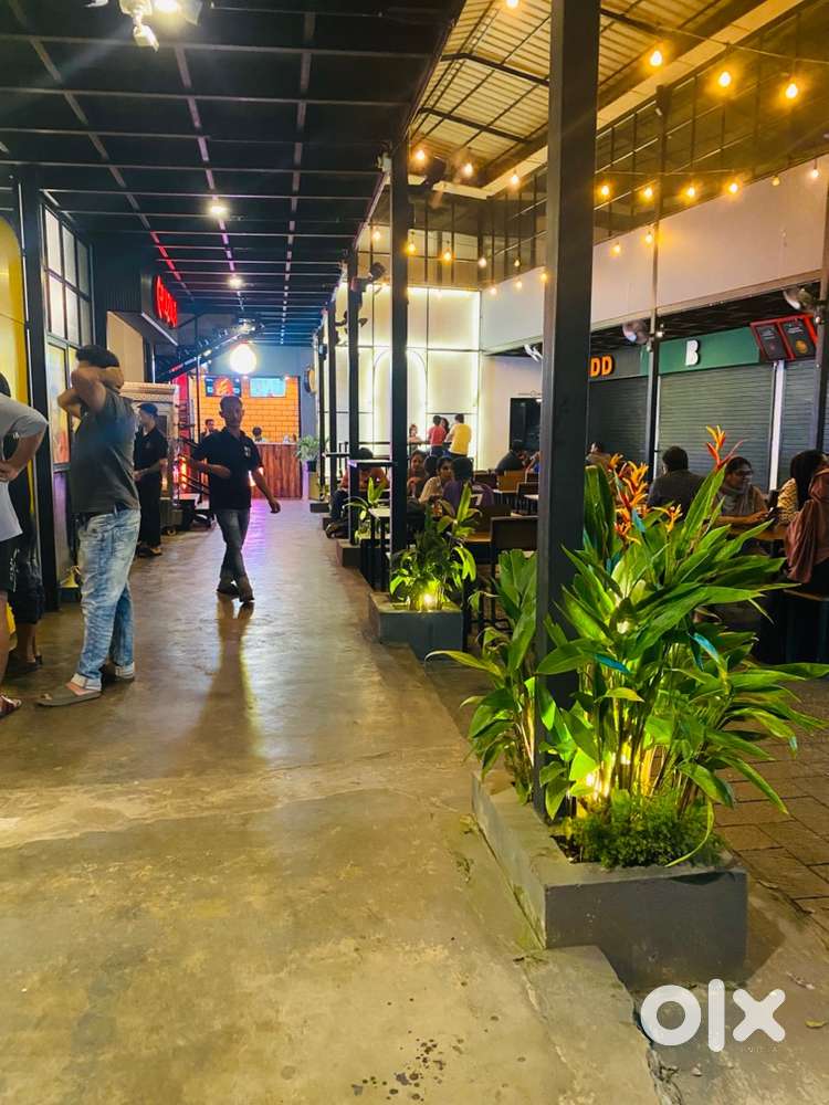 Space for rent in Food court