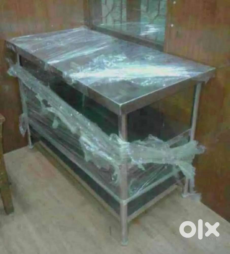 1 MONTH OLD  WORKING TABLE / SS TABLE WITH 2 UNDER SHELF UNUSED