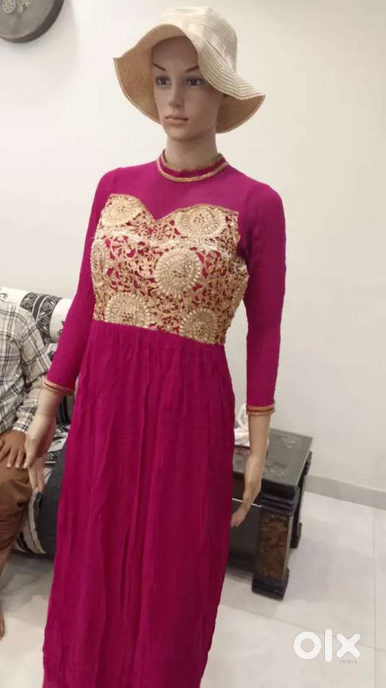 Need a trained master with atleast 6+ years experience for boutique