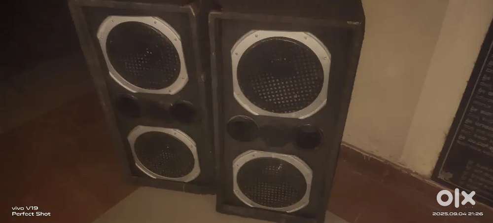 Ahuja amplifier and ahuja speakers