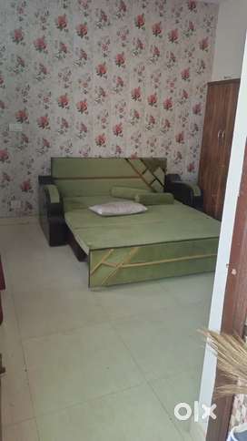 Room available for rent , only for working  girls.