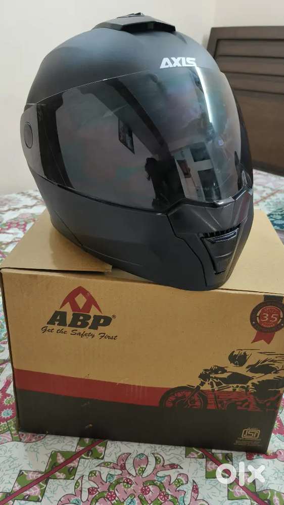 Tinted Brand New Matte black Dual Visor Helmet (Unused with Box)