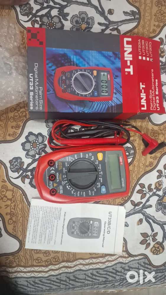 Uni-T Digital multimeter plam size
