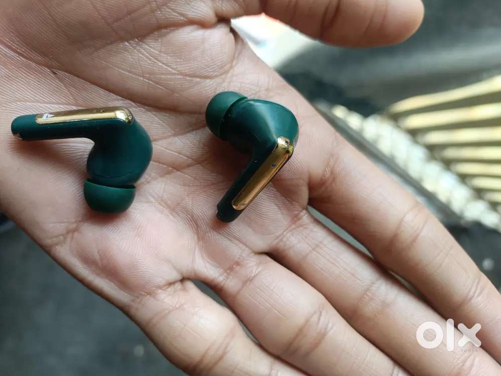 Selling Buds Of Boat Airdopes 141 ANC Buds