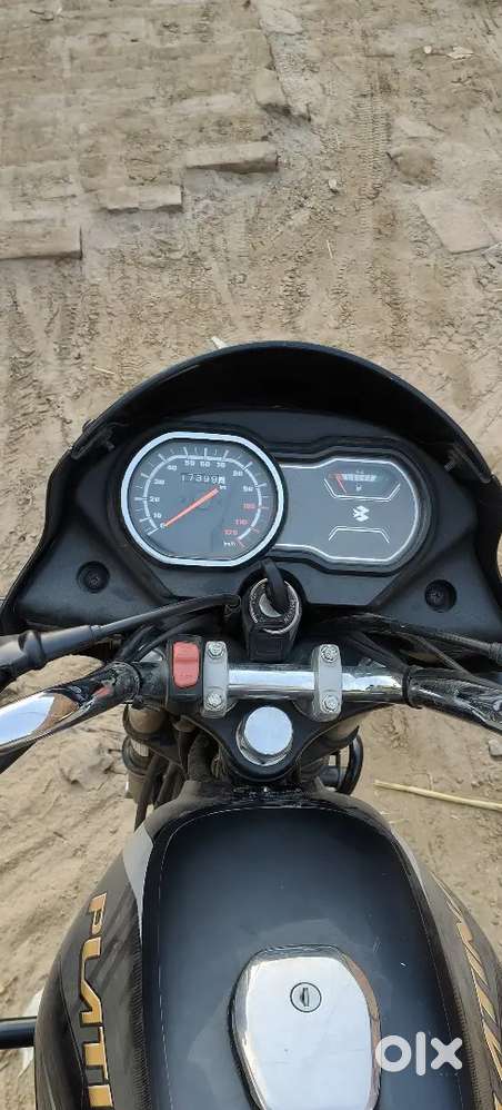 Platina  110cc 2024 cha lya c rc2025 di bni bilkul saaf back tyre mrf,