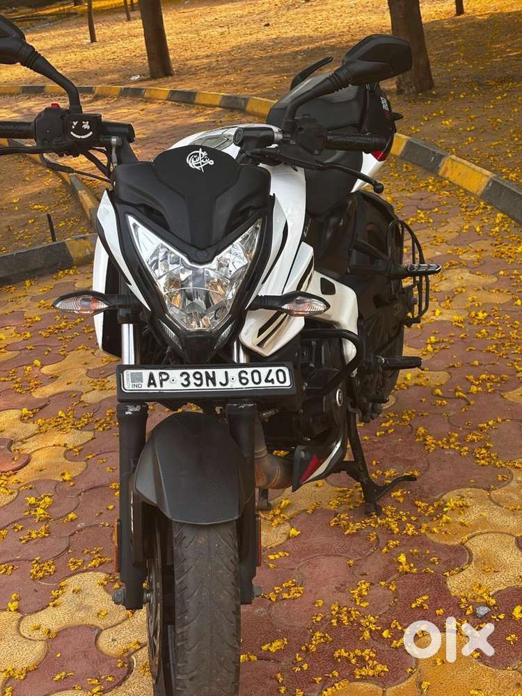 NS 200 bike on best price