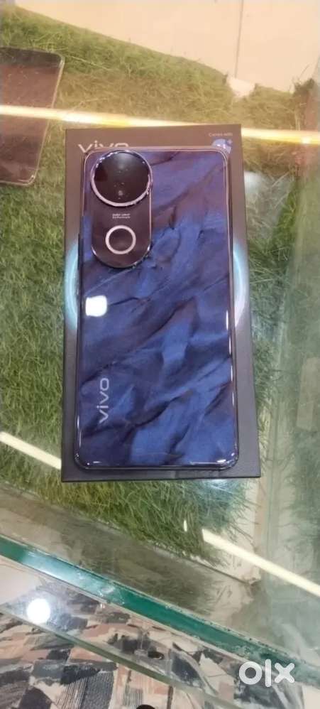 VIVO V50E 5G 8+8 RAM AND 128GB STORAGE