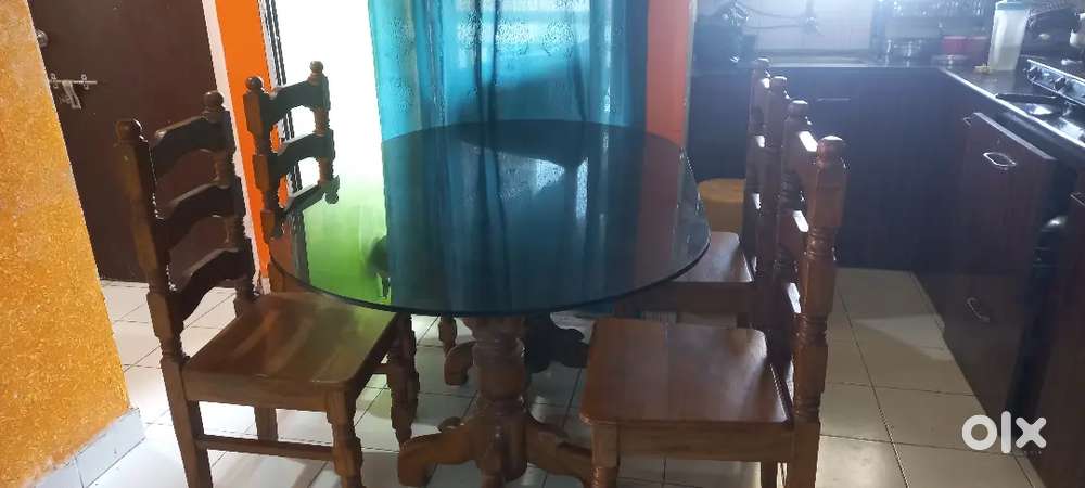Glass Top Dining Table with 4 matching Chair