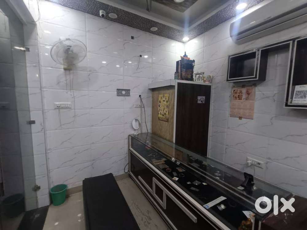 shop for sale in main sarafa bazar for sale and rent