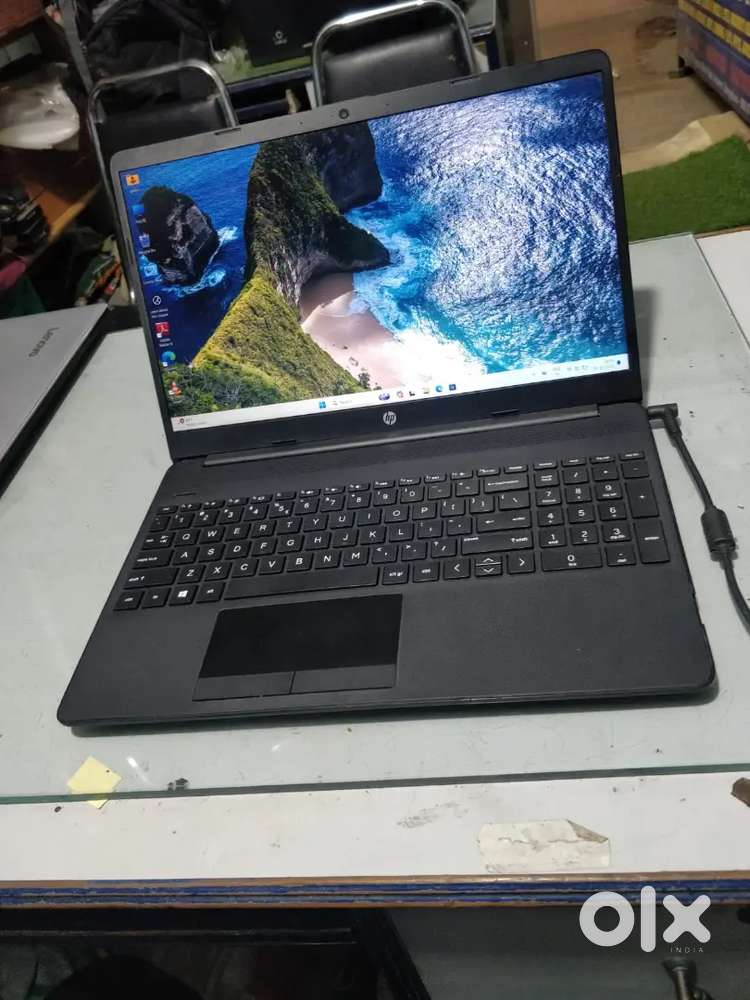 Hp laptop Amd Ryzen 5 + 8GB RAM + 256gb SSD + with Windows 10