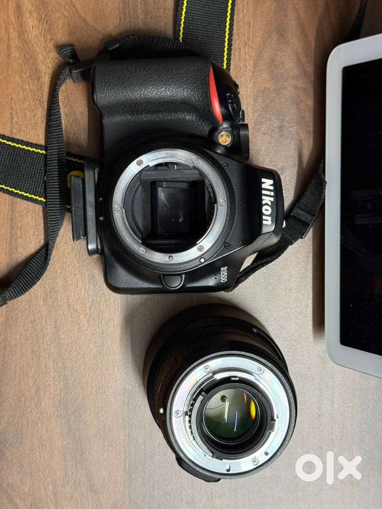 Excellent condition Nikon D3500 18-55mm lens and 50mm lens