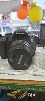 Canon 700d  dslr camera good condition just light use