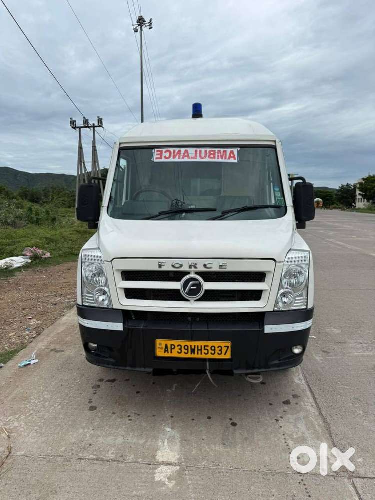 Force tempo traveller ambulance