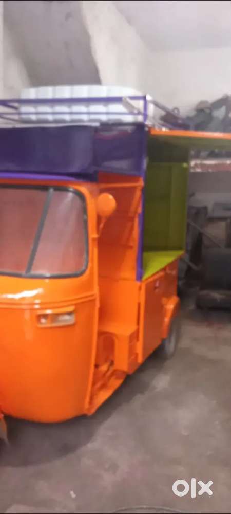 Cook for food truck