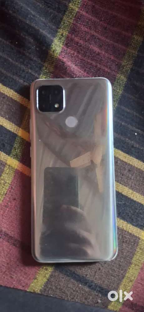 Only 4000 rupees mobile 4g