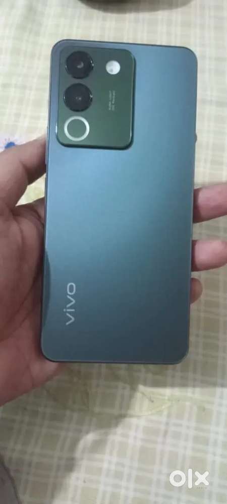 Vivo y200 8 /256 gb jungle green 10 month old