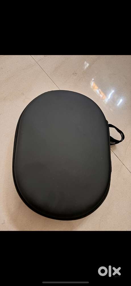 Bose Quietcomfort Ulta Hearphones (Gold Black Edition)- premium sound