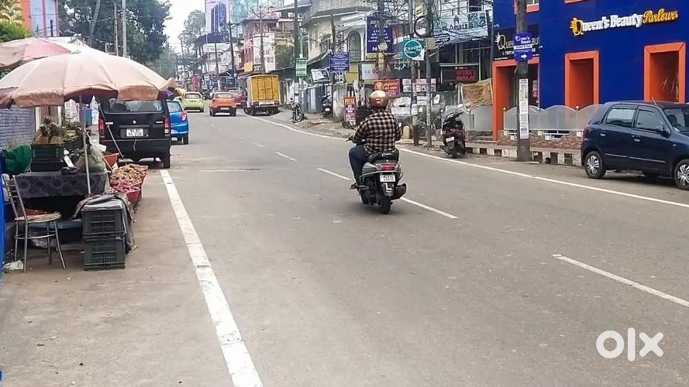 10cent old commercial building for sale vanchiyoor