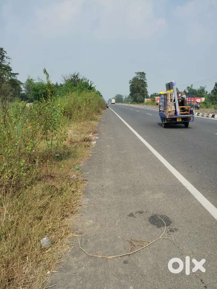 Highway Plot for sale 14 Disimil NH26 , Near Ekamra Chowk