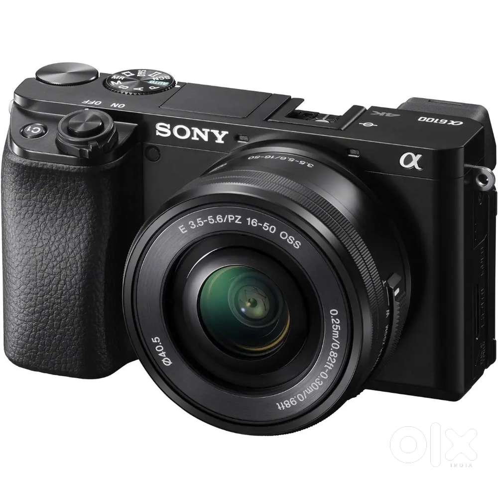 Sony 6100 camera with 16-50mm lens