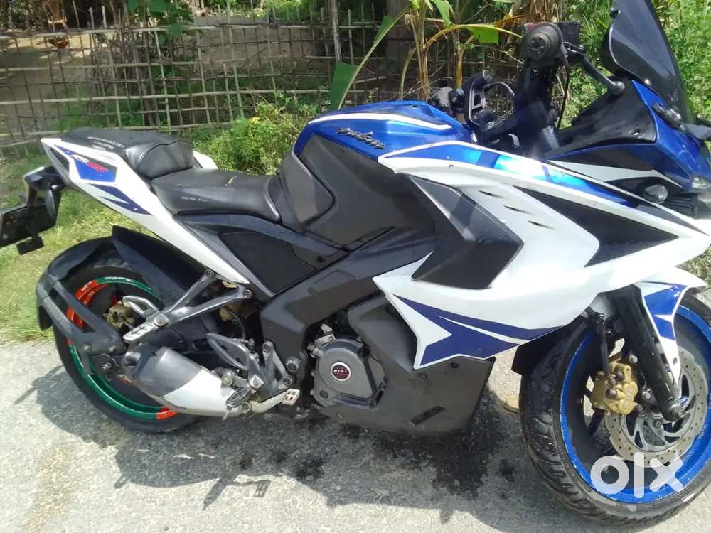 Bajaj RS200