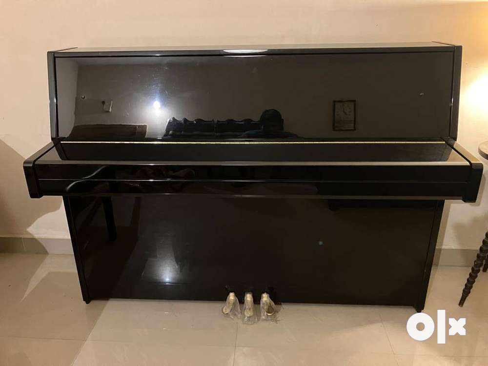 Yamaha Acoustic  Upright Piano  Model JU109