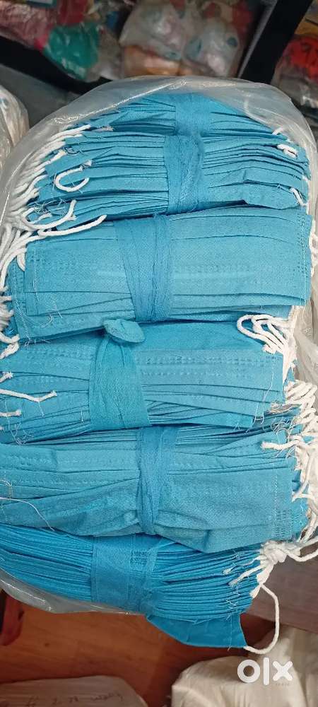 Urgent sale Surgical 3ply mask with nose pin 1rs/p