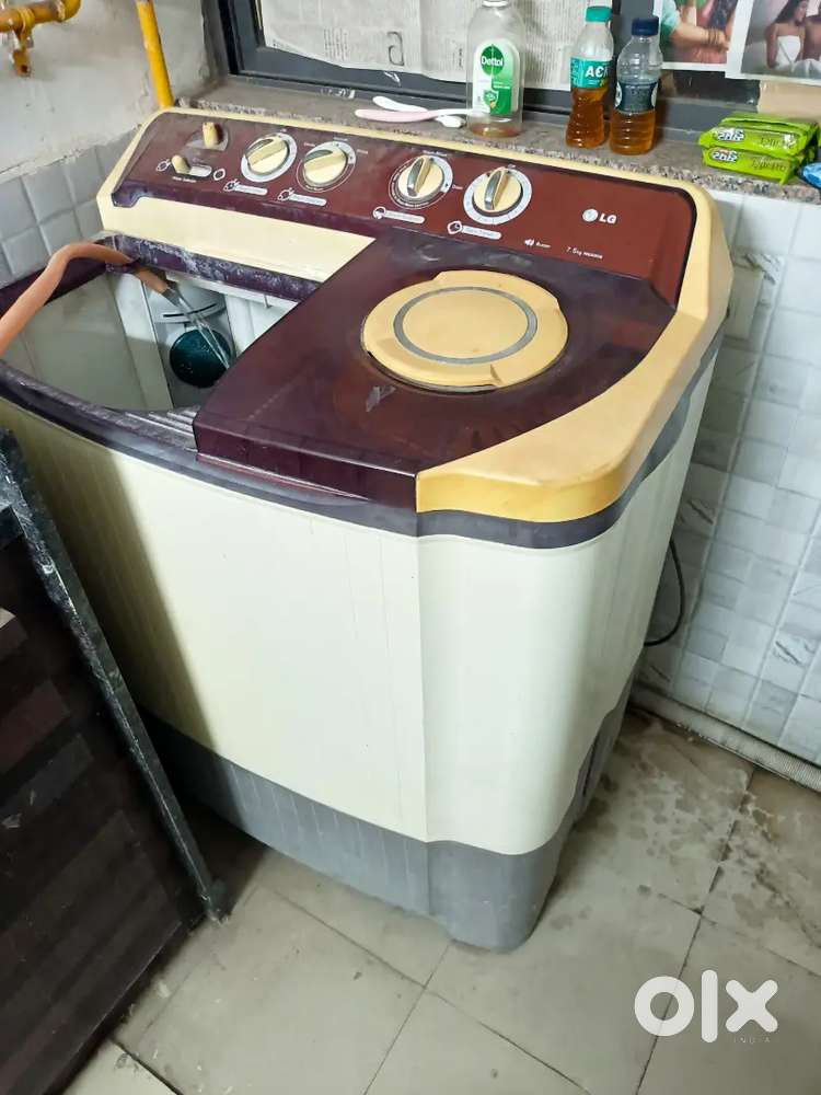 LG semi automatic washing machine