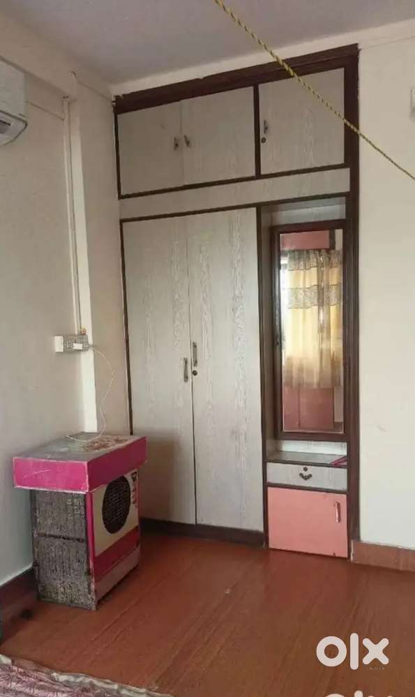 Female flatmate required