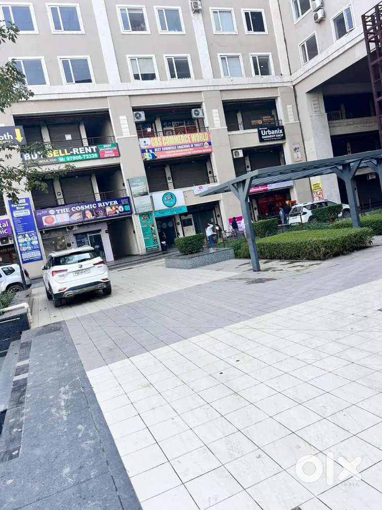 1st floor shop for urgent sale in ccc on vip road Zirakpur