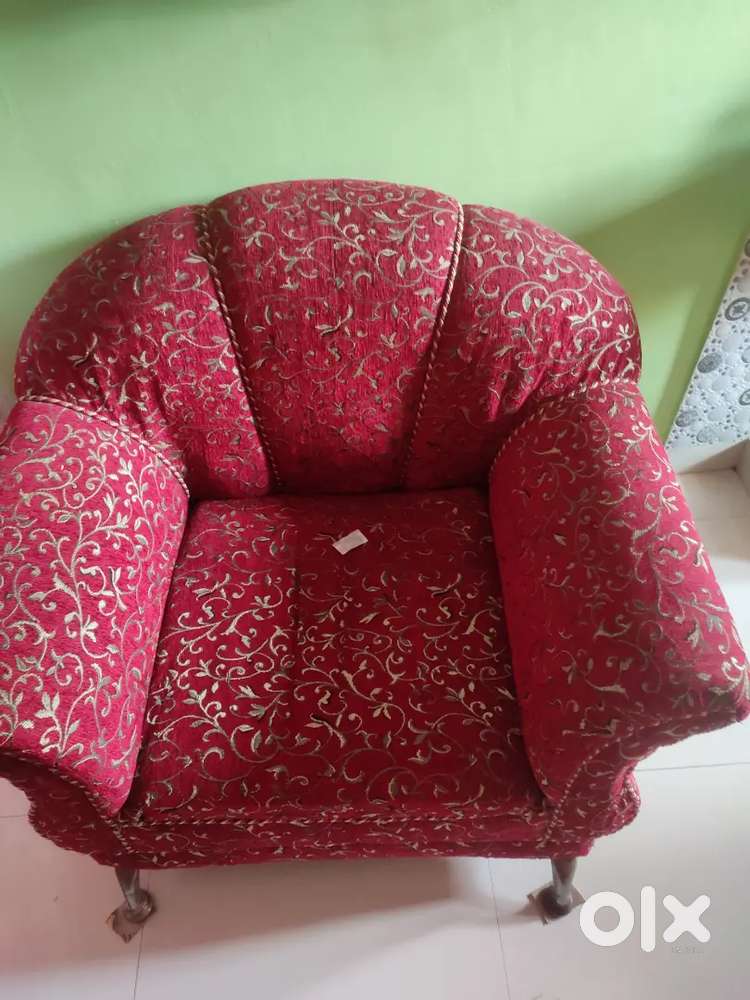 Urgently selling sofa set