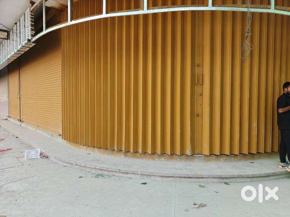 COMMERCIAL SHOP FOR RENT